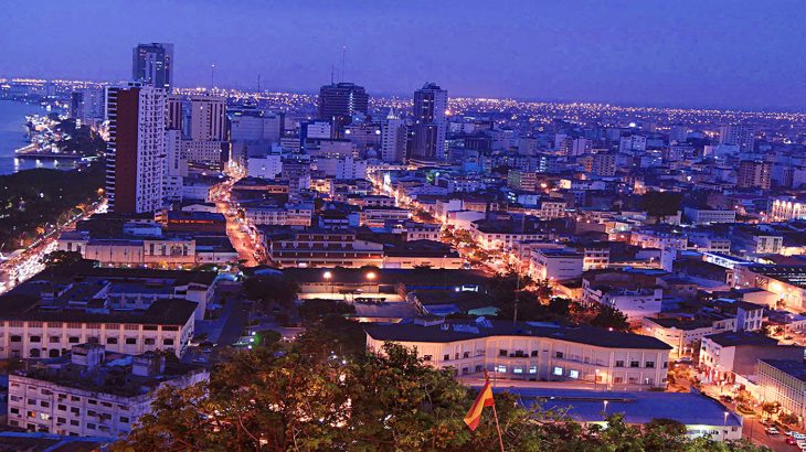 Guayaquil Nocturno