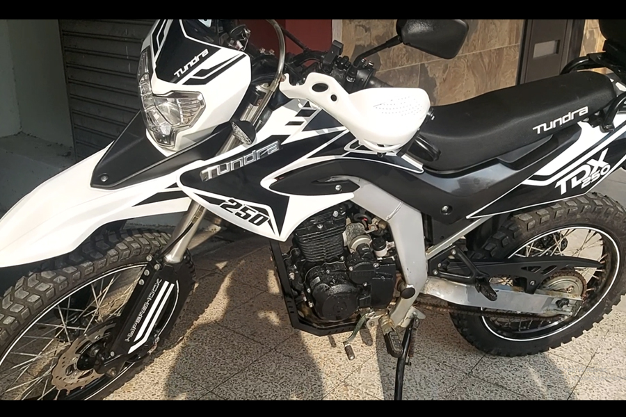 Moto Tundra 250 usada